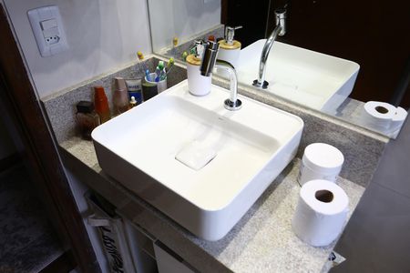 Casa à venda com 170m², 3 quartos e 2 vagas Casa à venda com 170m², 3 quartos e 2 vagasBanheiro 2