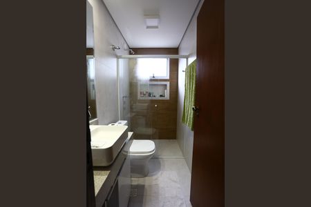 Casa à venda com 170m², 3 quartos e 2 vagas Casa à venda com 170m², 3 quartos e 2 vagasBanheiro 2
