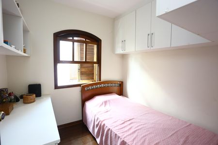 Casa à venda com 170m², 3 quartos e 2 vagas Casa à venda com 170m², 3 quartos e 2 vagasQuarto 2
