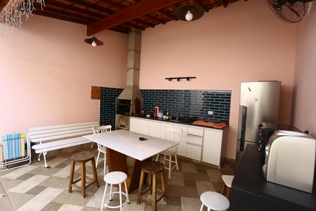 Casa à venda com 170m², 3 quartos e 2 vagas Casa à venda com 170m², 3 quartos e 2 vagasÁrea comum - Churrasqueira