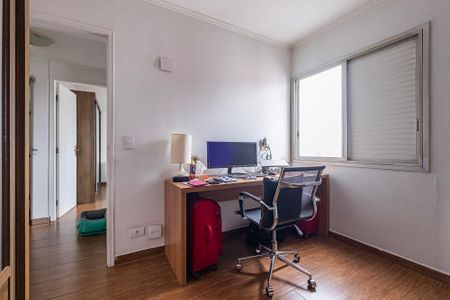Apartamento à venda com 97m², 3 quartos e 1 vagaQuarto 2