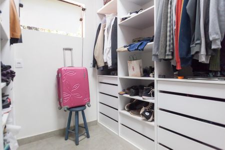 Casa à venda com 200m², 3 quartos e 5 vagasCloset da suíte