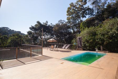 Casa à venda com 200m², 3 quartos e 5 vagasPiscina