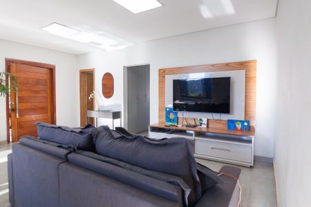 Casa à venda com 200m², 3 quartos e 5 vagasSala de TV