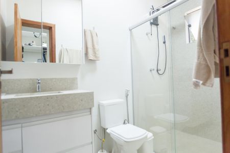 Casa à venda com 200m², 3 quartos e 5 vagasBanheiro da Suíte