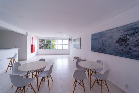 Apartamento para alugar com 47m², 2 quartos e sem vagaÁrea comum - Salão de festas