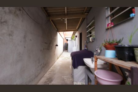 Casa à venda com 100m², 2 quartos e 2 vagasCorredor