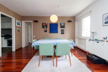 Apartamento à venda com 113m², 2 quartos e 1 vaga Apartamento à venda com 113m², 2 quartos e 1 vagaSala