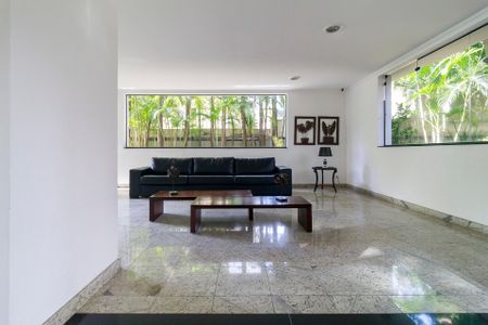 Apartamento à venda com 113m², 2 quartos e 1 vaga Apartamento à venda com 113m², 2 quartos e 1 vagaHall Social