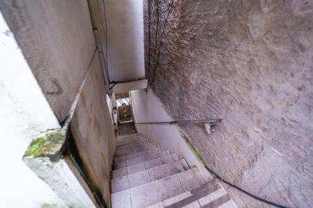 Casa para alugar com 60m², 1 quarto e sem vaga Casa para alugar com 60m², 1 quarto e sem vagaEscada