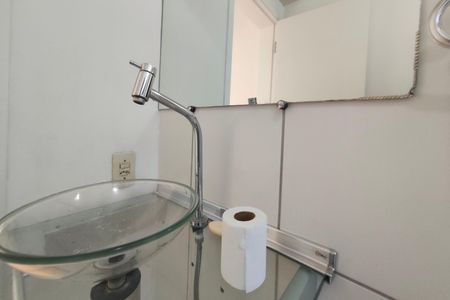 Apartamento para alugar com 58m², 2 quartos e 1 vaga Apartamento para alugar com 58m², 2 quartos e 1 vagaBanheiro