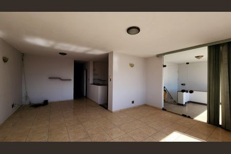 Casa para alugar com 540m², 3 quartos e sem vaga Casa para alugar com 540m², 3 quartos e sem vagaSala