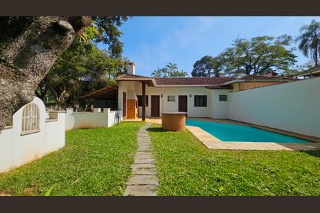 Casa à venda com 60m², 1 quarto e 4 vagas Casa à venda com 60m², 1 quarto e 4 vagasQuintal