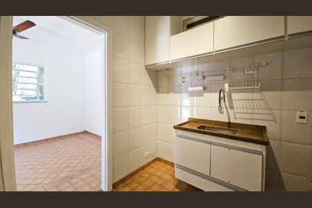 Casa à venda com 60m², 1 quarto e 4 vagas Casa à venda com 60m², 1 quarto e 4 vagasCozinha