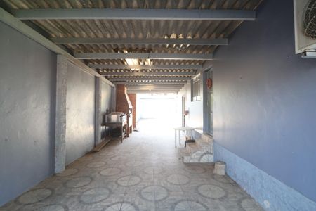 Casa à venda com 165m², 2 quartos e 2 vagasGaragem