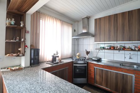 Casa à venda com 165m², 2 quartos e 2 vagasCozinha