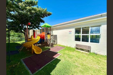 Casa de condomínio à venda com 128m², 3 quartos e 4 vagas