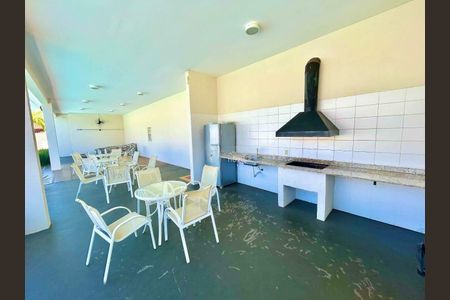 Casa de condomínio à venda com 128m², 3 quartos e 4 vagas