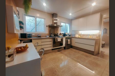 Casa à venda com 450m², 5 quartos e 4 vagas Casa à venda com 450m², 5 quartos e 4 vagasFoto 05