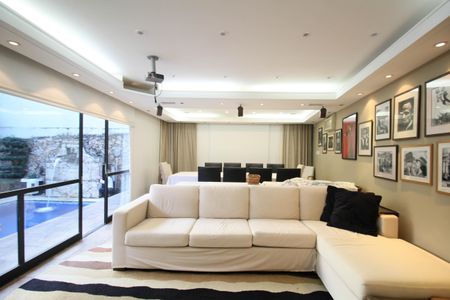 Casa à venda com 830m², 4 quartos e 4 vagasÁrea comum