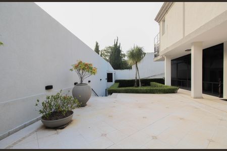 Casa à venda com 830m², 4 quartos e 4 vagasQuintal