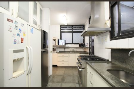 Casa à venda com 830m², 4 quartos e 4 vagasCozinha