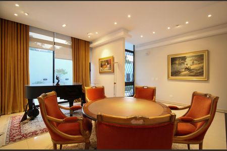 Casa à venda com 830m², 4 quartos e 4 vagasSala 2