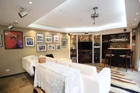 Casa à venda com 830m², 4 quartos e 4 vagasÁrea comum