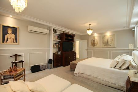 Casa à venda com 830m², 4 quartos e 4 vagasSuíte Master