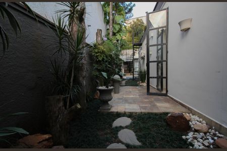 Casa à venda com 830m², 4 quartos e 4 vagasQuintal