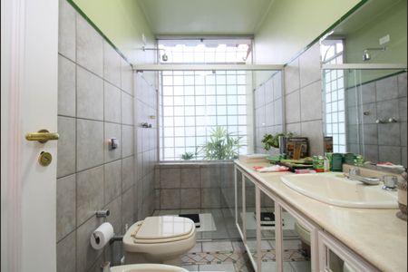 Casa à venda com 830m², 4 quartos e 4 vagasBanheiro 4