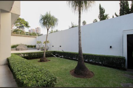 Casa à venda com 830m², 4 quartos e 4 vagasQuintal