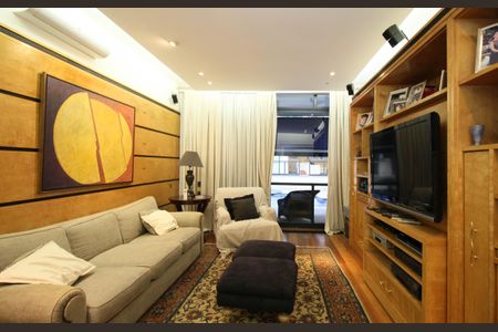 Casa à venda com 830m², 4 quartos e 4 vagasSala 3