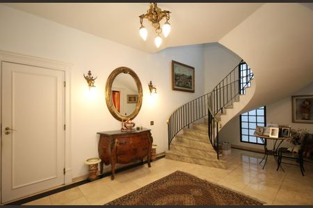 Casa à venda com 830m², 4 quartos e 4 vagasCorredor