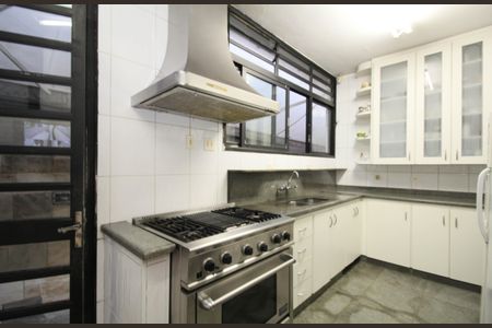 Casa à venda com 830m², 4 quartos e 4 vagasCozinha