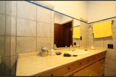 Casa à venda com 830m², 4 quartos e 4 vagasBanheiro 3