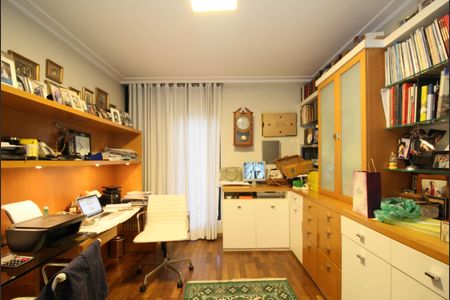 Casa à venda com 830m², 4 quartos e 4 vagasSuíte 4