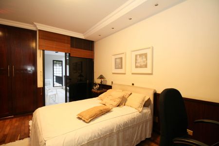 Casa à venda com 830m², 4 quartos e 4 vagasSuíte 3