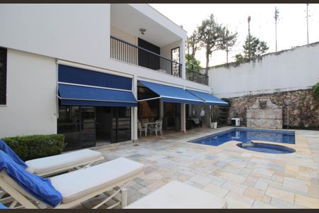 Casa à venda com 830m², 4 quartos e 4 vagasPiscina