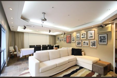 Casa à venda com 830m², 4 quartos e 4 vagasÁrea comum