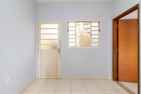 Casa para alugar com 84m², 1 quarto e sem vaga Casa para alugar com 84m², 1 quarto e sem vagaSala