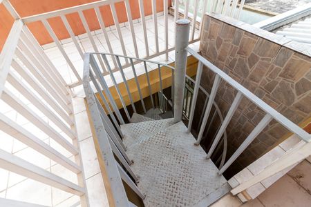 Casa para alugar com 84m², 1 quarto e sem vaga Casa para alugar com 84m², 1 quarto e sem vagaQuintal - Escada