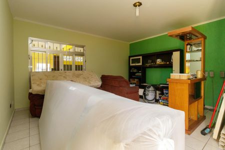 Casa à venda com 166m², 4 quartos e 2 vagas Casa à venda com 166m², 4 quartos e 2 vagasSala