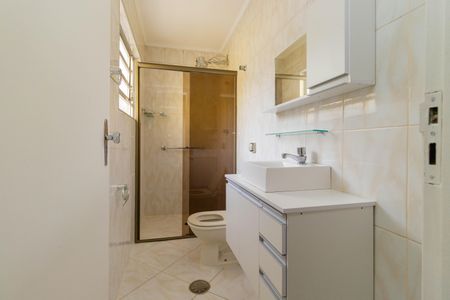 Casa à venda com 166m², 4 quartos e 2 vagas Casa à venda com 166m², 4 quartos e 2 vagasBanheiro 2