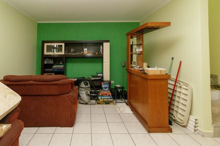 Casa à venda com 166m², 4 quartos e 2 vagas Casa à venda com 166m², 4 quartos e 2 vagasSala