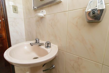 Casa à venda com 166m², 4 quartos e 2 vagas Casa à venda com 166m², 4 quartos e 2 vagasBanheiro 3