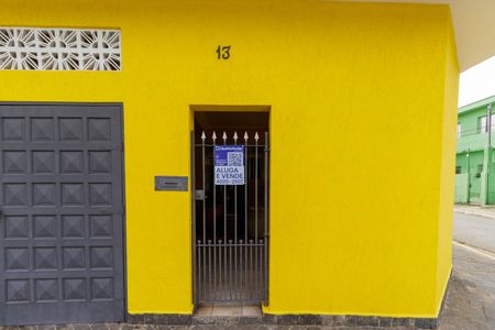 Casa à venda com 166m², 4 quartos e 2 vagas Casa à venda com 166m², 4 quartos e 2 vagasFachada