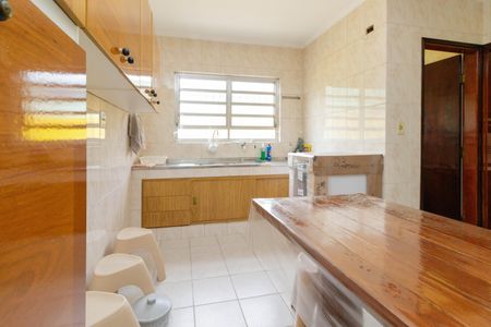 Casa à venda com 166m², 4 quartos e 2 vagas Casa à venda com 166m², 4 quartos e 2 vagasCozinha