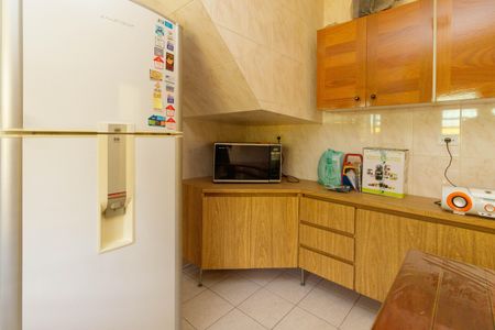 Casa à venda com 166m², 4 quartos e 2 vagas Casa à venda com 166m², 4 quartos e 2 vagasCozinha