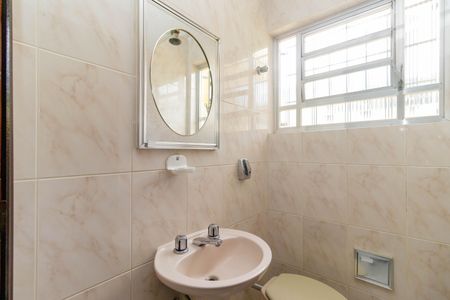 Casa à venda com 166m², 4 quartos e 2 vagas Casa à venda com 166m², 4 quartos e 2 vagasBanheiro 3